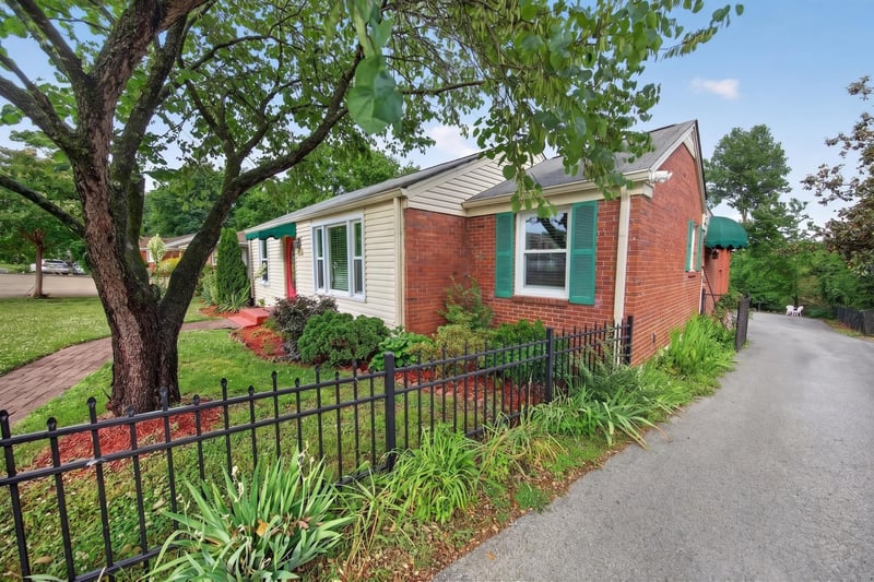 3210 Southlake Dr, Nashville, TN 37211