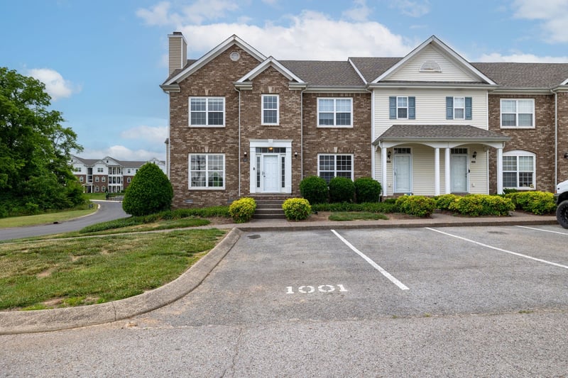 1001 Mckenna Dr, Thompsons Station, TN 37179