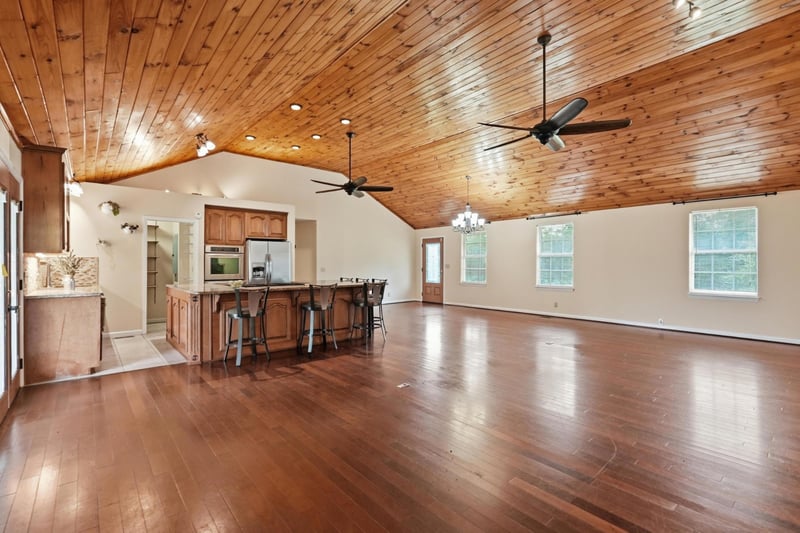 5 Allen Ln, Brush Creek, TN 38547