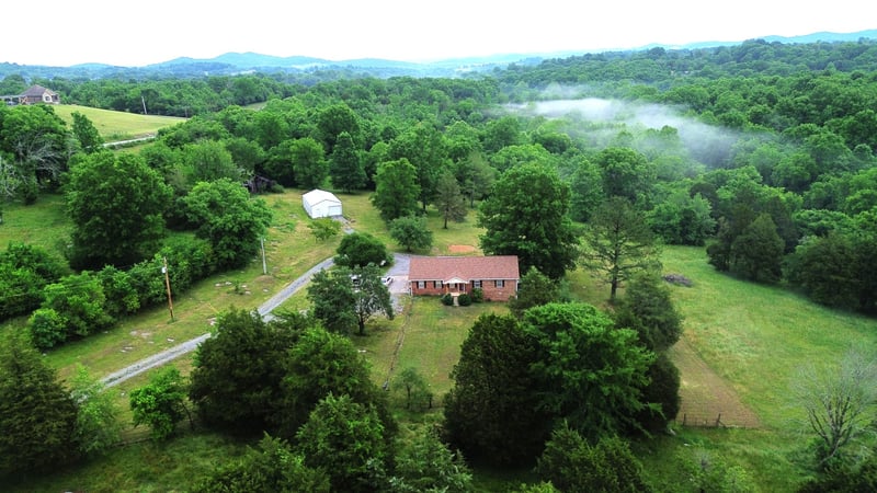 5 Allen Ln, Brush Creek, TN 38547