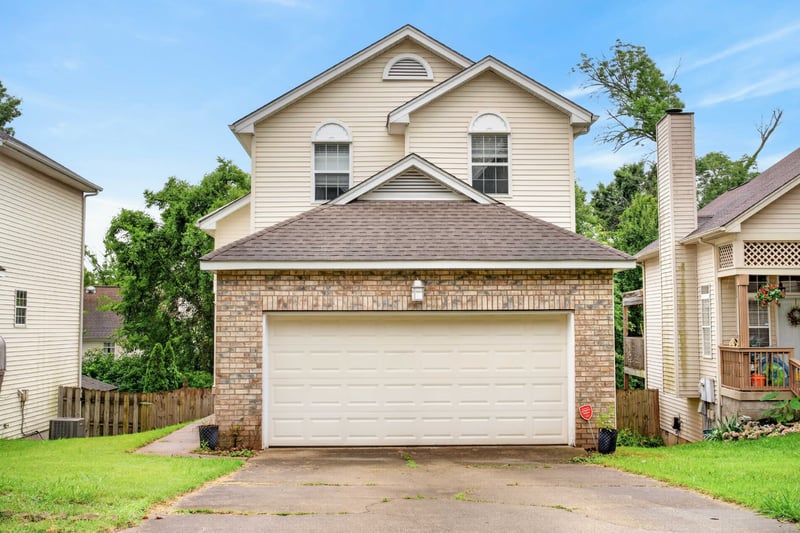 4021 Farmingham Woods Dr, Hermitage, TN 37076