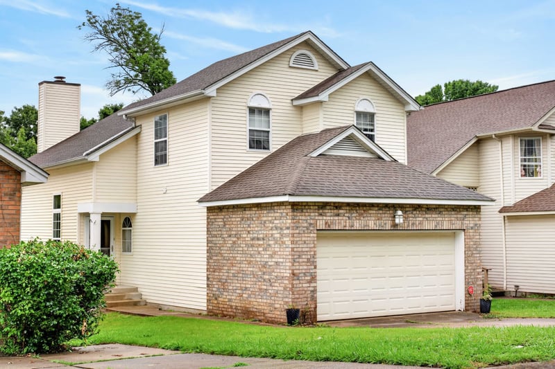 4021 Farmingham Woods Dr, Hermitage, TN 37076