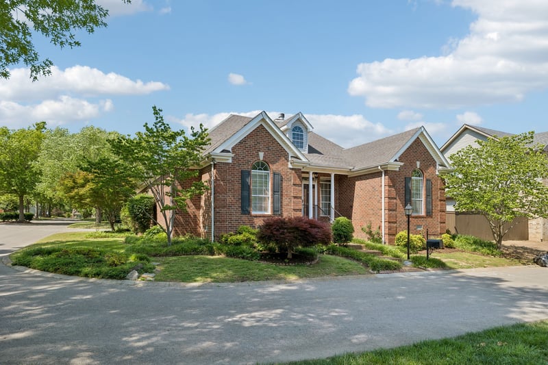 1712 Fieldcrest Cir, Franklin, TN 37064