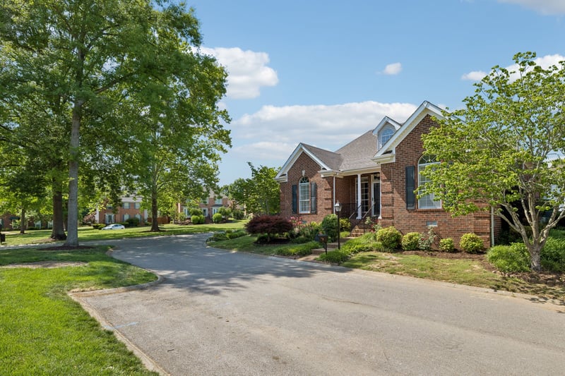 1712 Fieldcrest Cir, Franklin, TN 37064