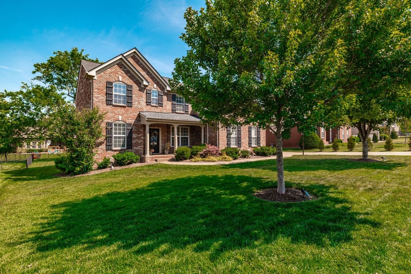 1077 Avery Trace Cir, Hendersonville, TN 37075
