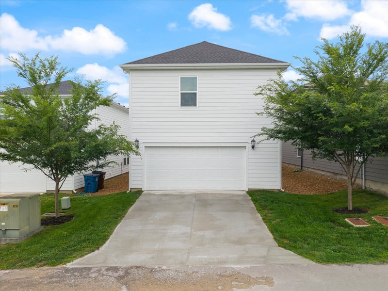 1337 Carriage Park Dr, Hermitage, TN 37076
