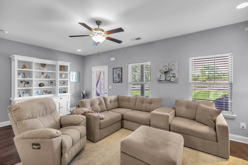 1715 Old Drakes Creek Rd, Hendersonville, TN 37075