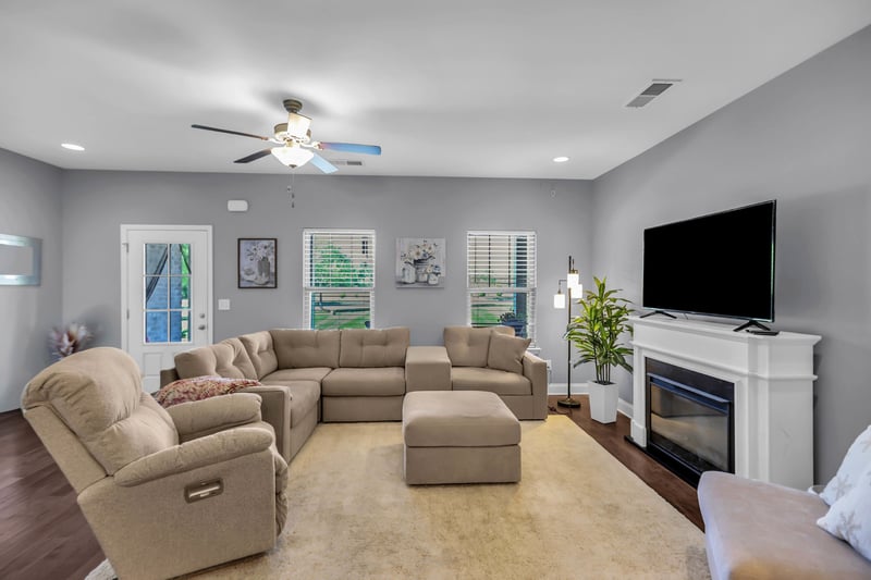 1715 Old Drakes Creek Rd, Hendersonville, TN 37075