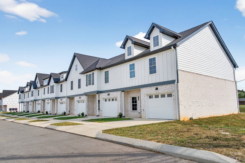 101 Maple View Dr, Lebanon, TN 37090