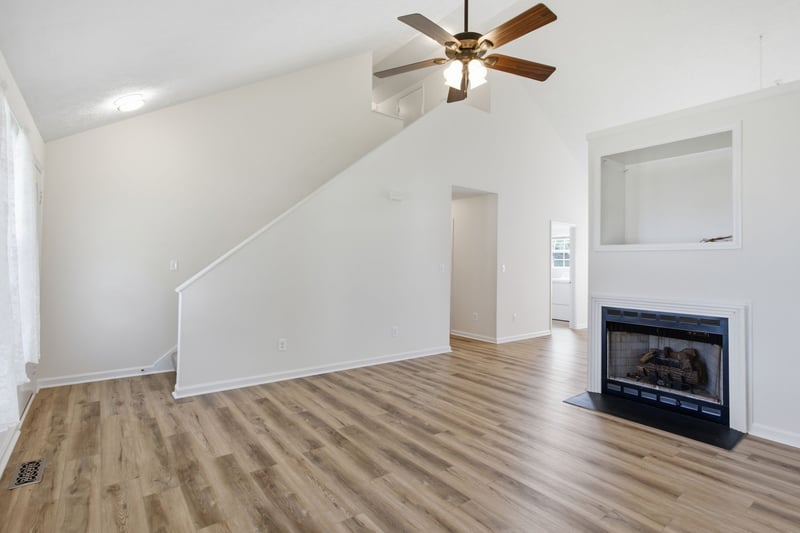 104 Creekview Dr, Columbia, TN 38401