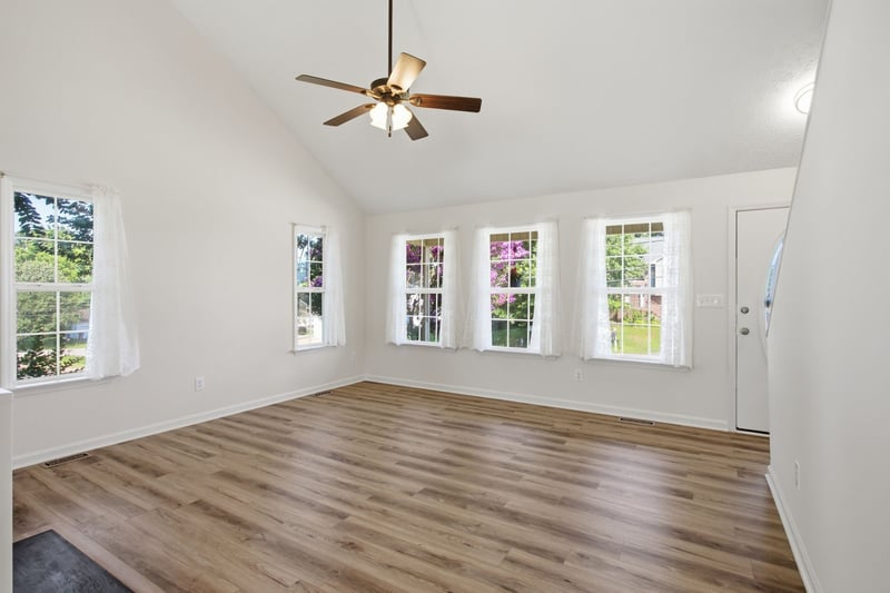 104 Creekview Dr, Columbia, TN 38401