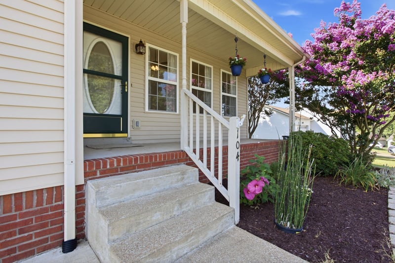 104 Creekview Dr, Columbia, TN 38401