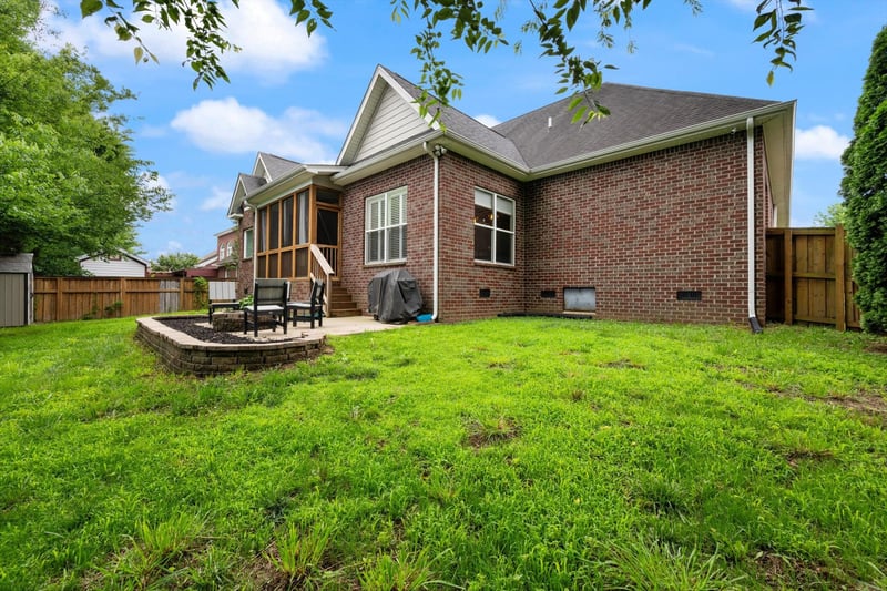 1041 Nealcrest Cir, Spring Hill, TN 37174