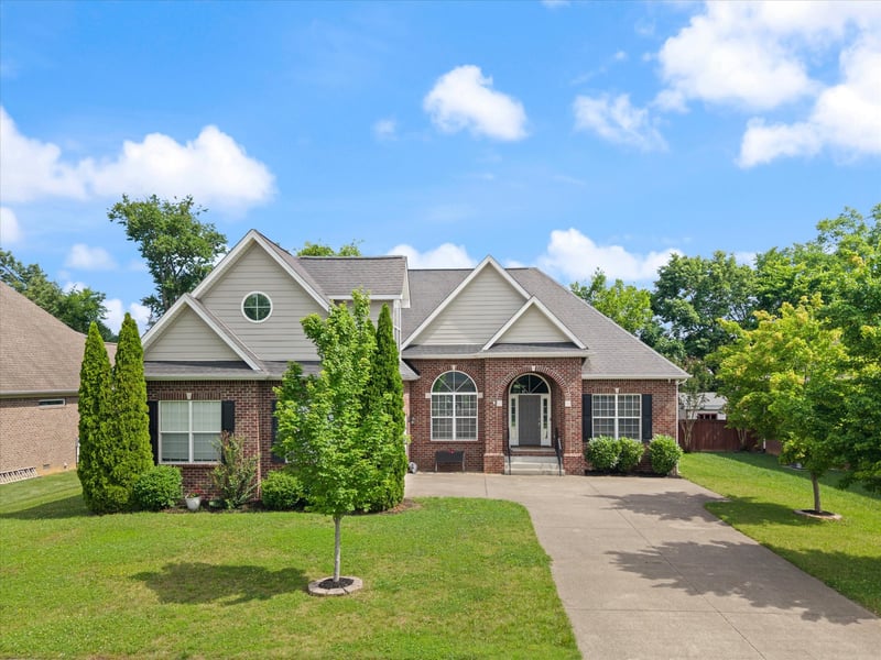 1041 Nealcrest Cir, Spring Hill, TN 37174