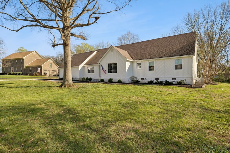 1437 Twin Feather Dr, Murfreesboro, TN 37129
