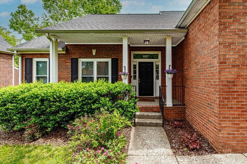 5237 Timber Gap Dr, Nashville, TN 37221
