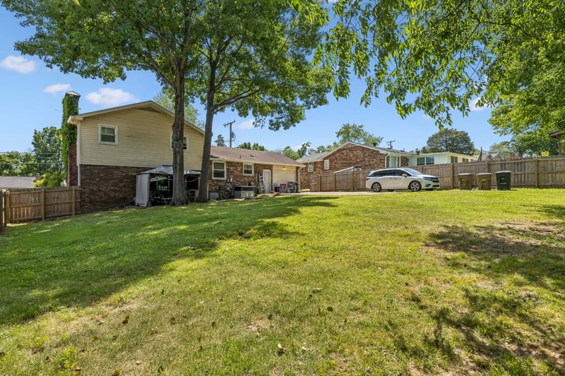2946 Anderson Rd, Nashville, TN 37217