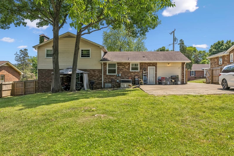 2946 Anderson Rd, Nashville, TN 37217