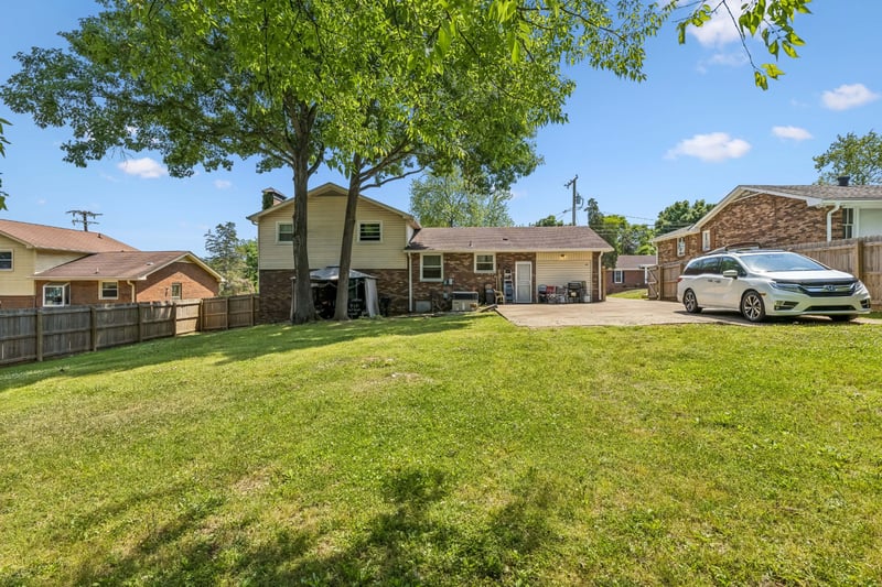 2946 Anderson Rd, Nashville, TN 37217