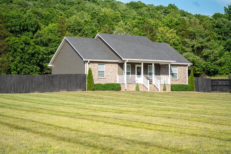 494 Rogues Fork Rd, Bethpage, TN 37022