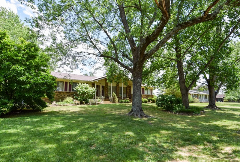 1121 Woodvale Dr, Gallatin, TN 37066