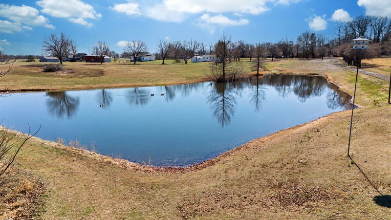 1231 Abiff Rd, Bon Aqua, TN 37025