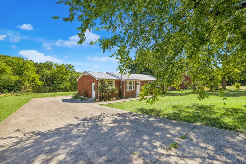 304 Starlight Dr, Nashville, TN 37207