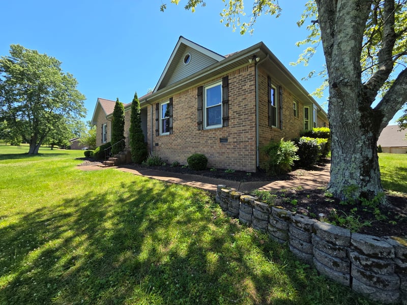 716 E Meadows Dr, Mount Juliet, TN 37122
