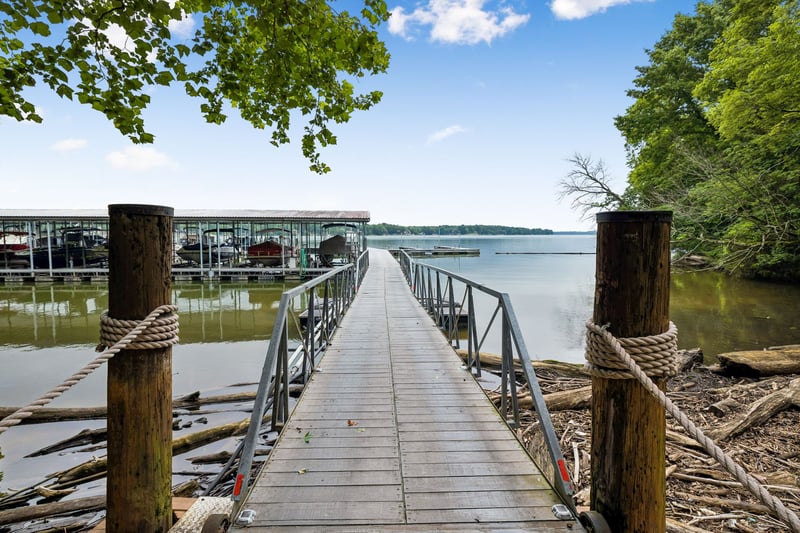 231 Green Harbor Rd #101, Old Hickory, TN 37138