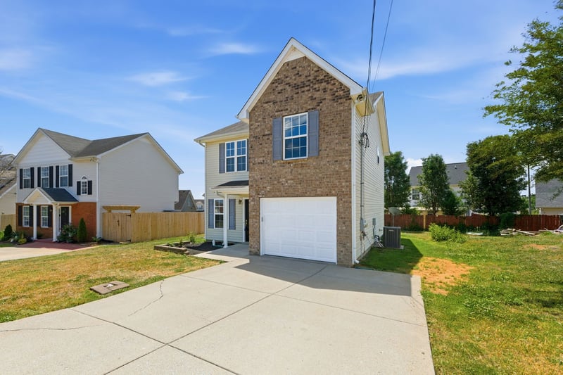 1327 Tonya Dr, La Vergne, TN 37086