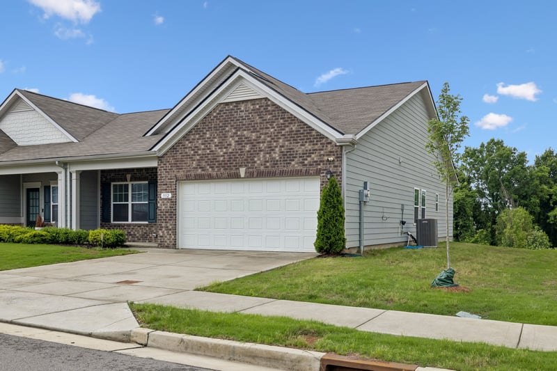 932 Millstream Dr, Nashville, TN 37218