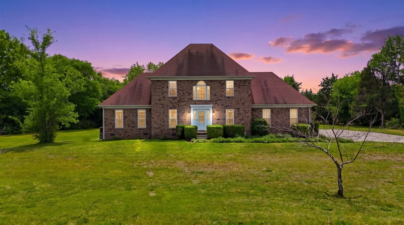 3630 W Trimble Rd, Milton, TN 37118