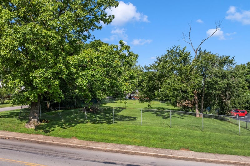 N Main St, Kingston Springs, TN 37082