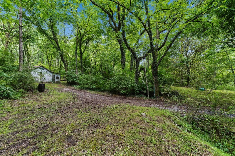 8797 Highway 100 , Nashville, TN 37221