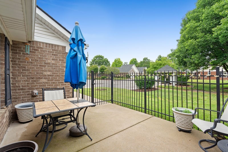 816 Lock 4 Rd #301, Gallatin, TN 37066