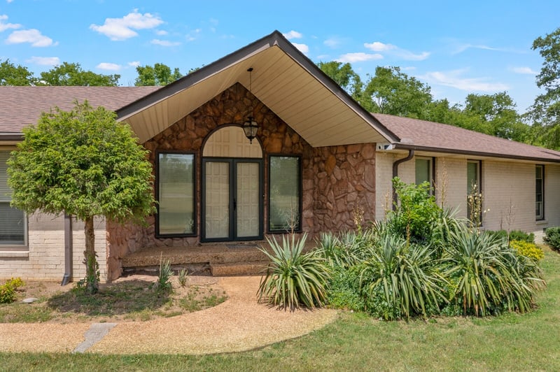 112 Pineywood Acres Dr, Madison, TN 37115