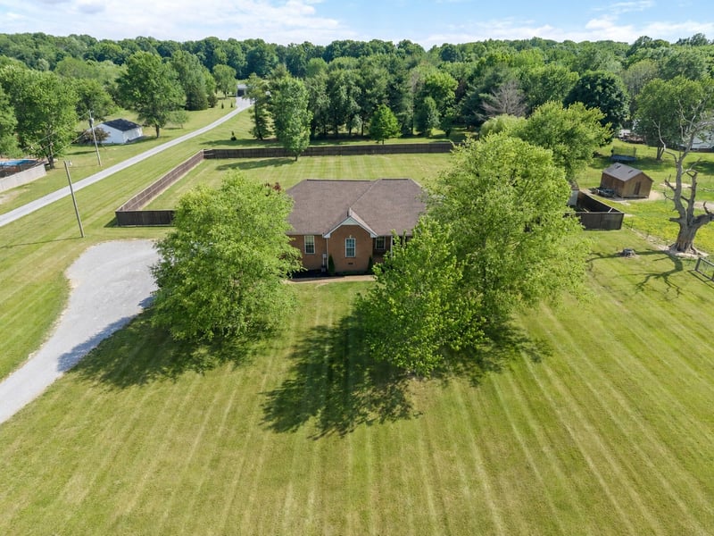 7291 W Cook Rd, Springfield, TN 37172
