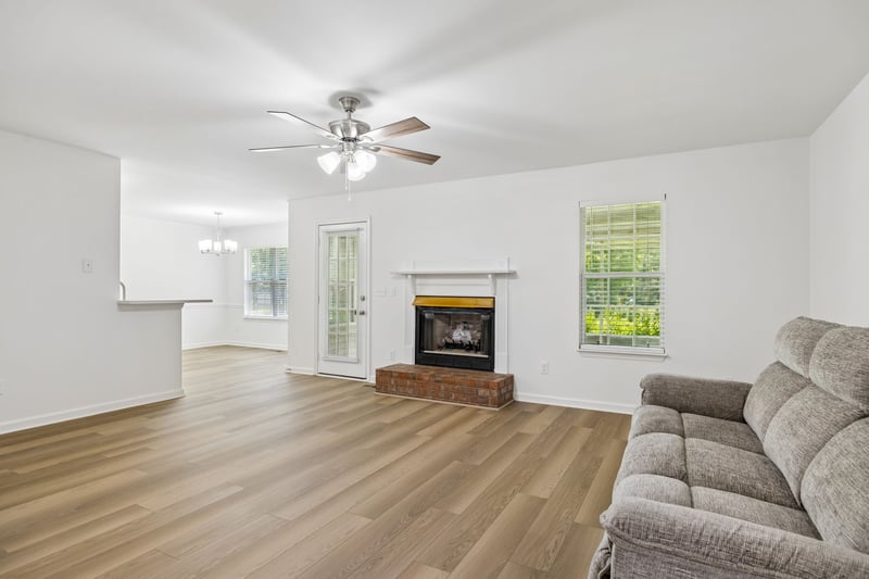 2709 Douglas Ln, Thompsons Station, TN 37179