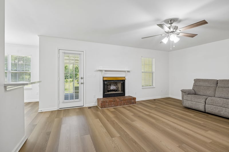2709 Douglas Ln, Thompsons Station, TN 37179