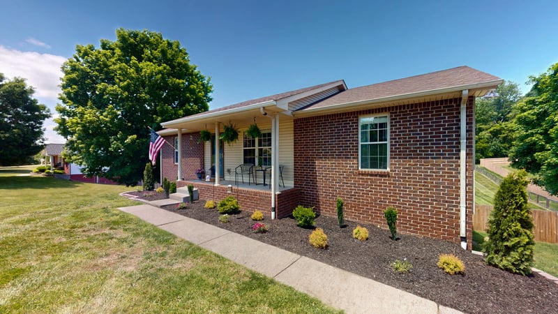 1079 Heatherwood Rd, Pleasant View, TN 37146
