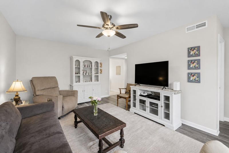 352 Deer Lake Dr, Nashville, TN 37221