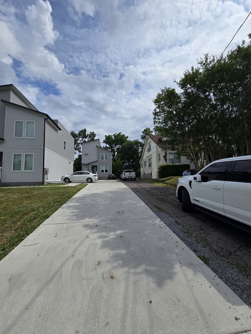 1007 Carolyn Ave, Nashville, TN 37216