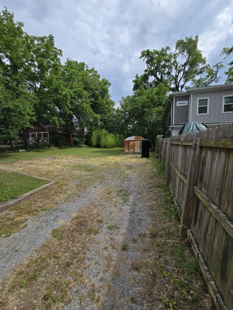 911 Carolyn Ave, Nashville, TN 37216