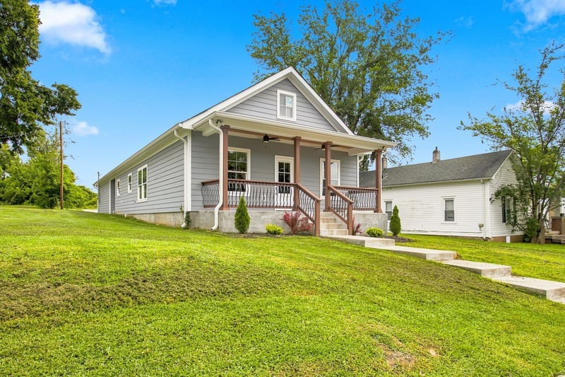 207 Scott St, Dickson, TN 37055
