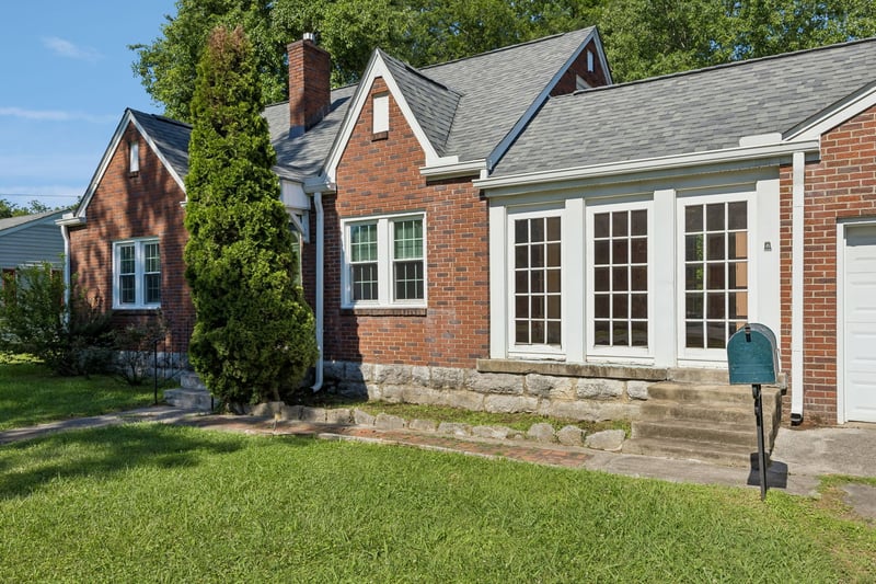 312 Castle Heights Ave, Lebanon, TN 37087