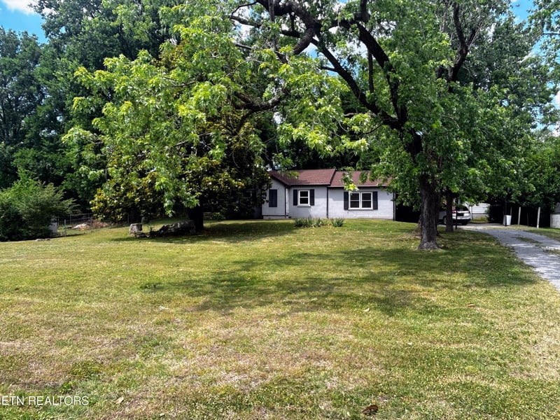 810 Velma Ln, Murfreesboro, TN 37129