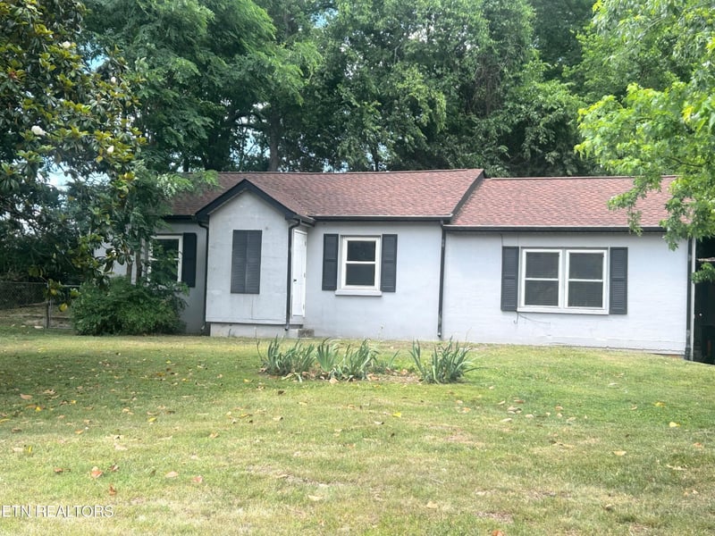 810 Velma Ln, Murfreesboro, TN 37129