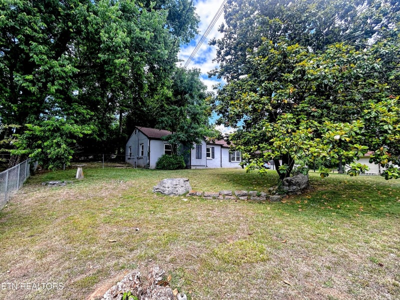 810 Velma Ln, Murfreesboro, TN 37129