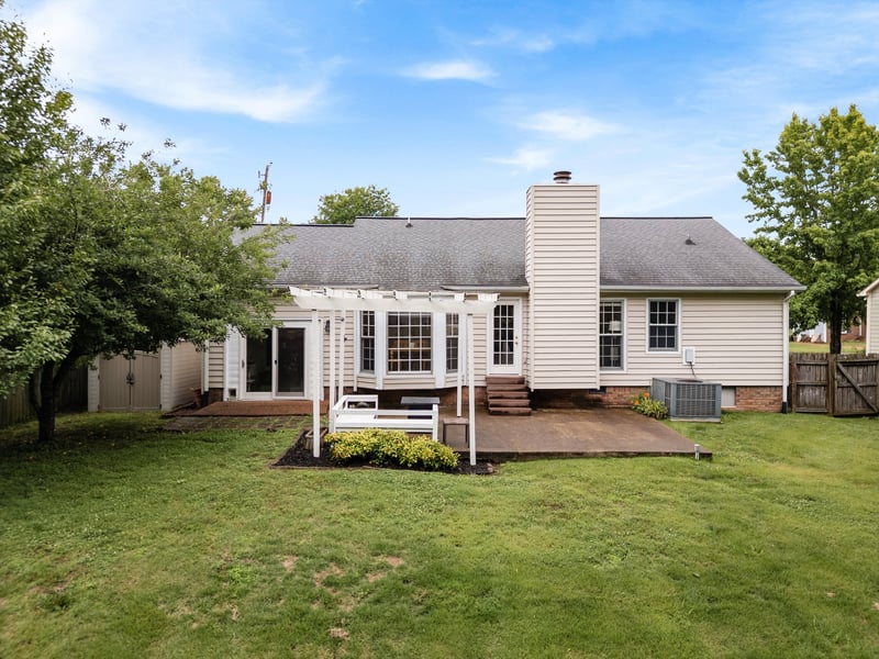 937 Harpeth Bend Dr, Nashville, TN 37221