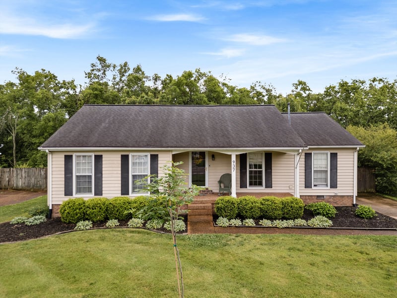 937 Harpeth Bend Dr, Nashville, TN 37221